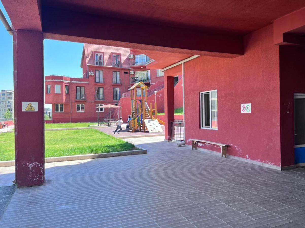 Cozy Apartment In Vake Tiflis Dış mekan fotoğraf